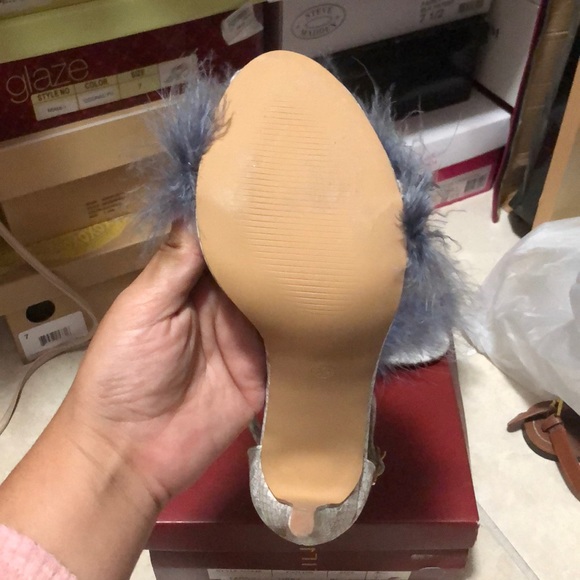 Heels - Picture 2 of 3